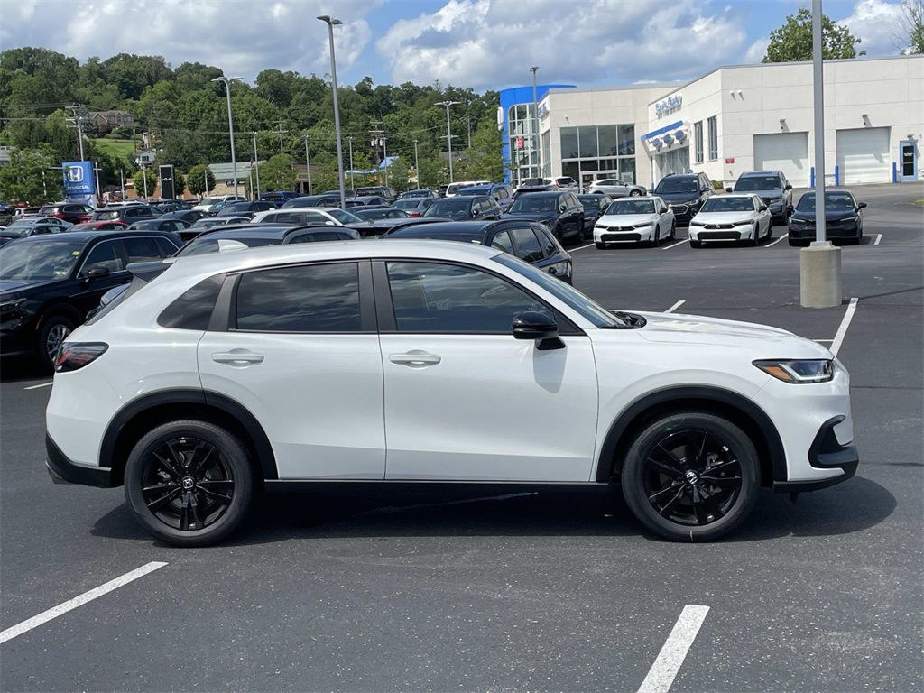 2026 Honda HR-V Sport photo 2