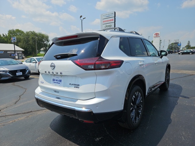 2025 Nissan Rogue Platinum photo 7