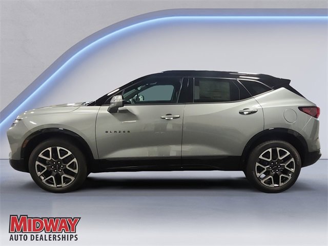 2026 Chevrolet Blazer RS photo 2