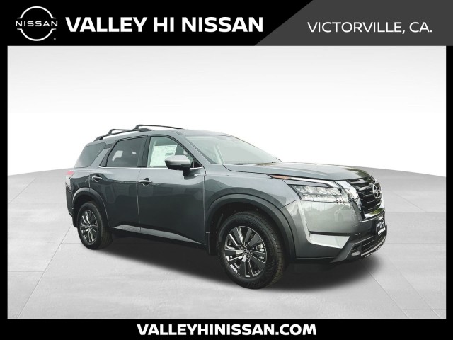 2025 Nissan Pathfinder SV's photo