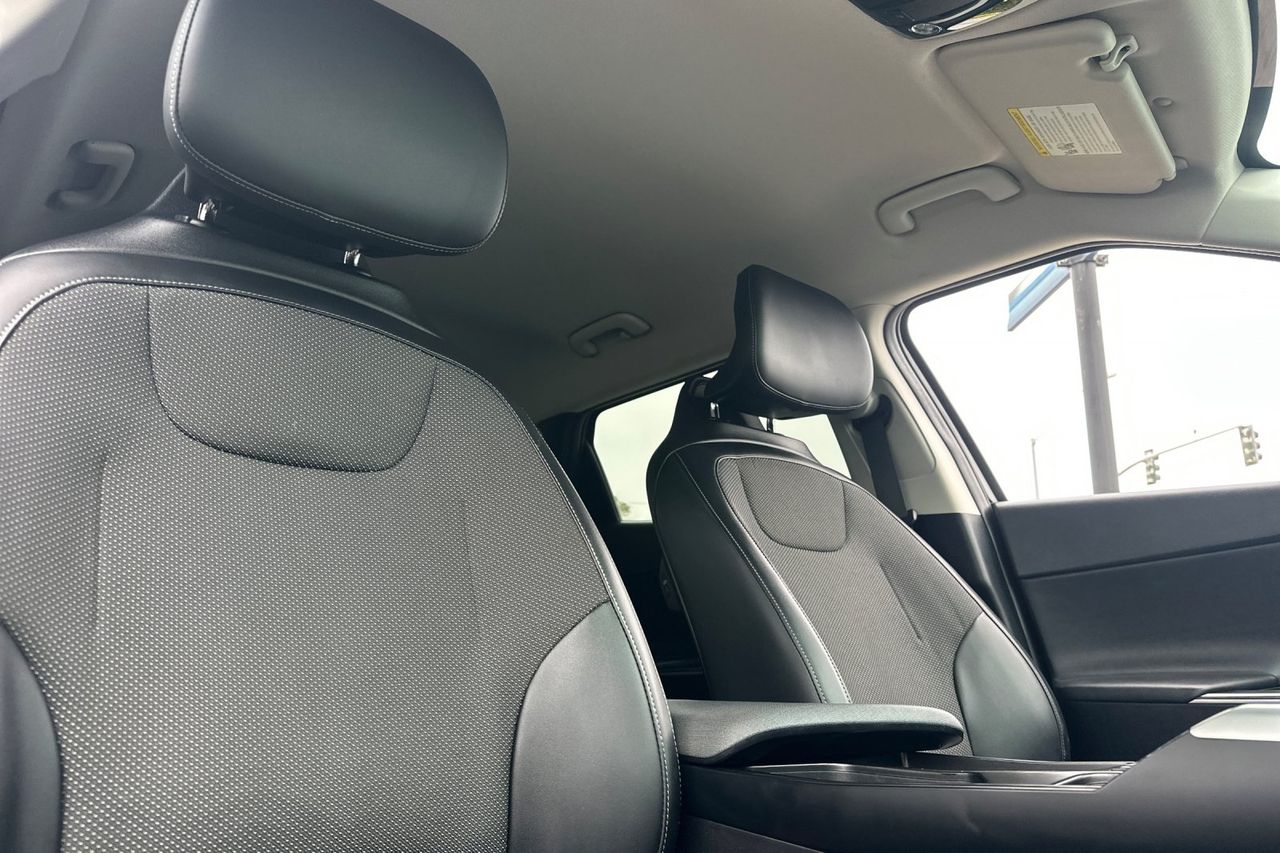 2022 Kia EV6 Light photo 34