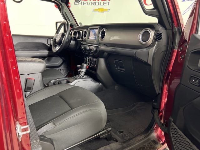 2021 Jeep Wrangler Unlimited Sahara photo 21