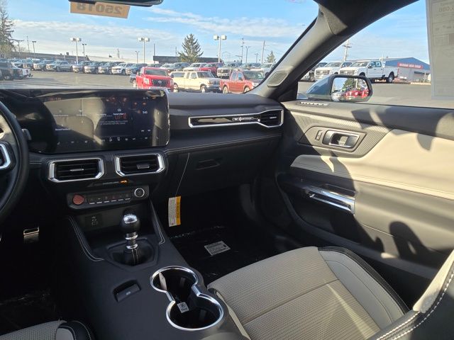 2025 Ford Mustang GT Premium photo 25