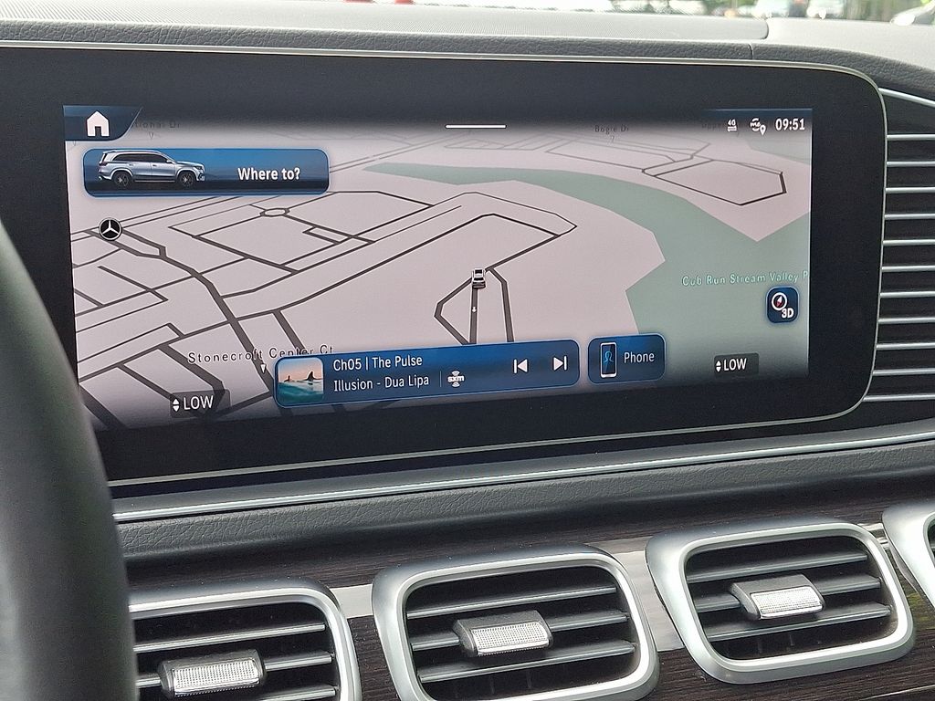 2025 Mercedes Benz GLS 450 4MATIC photo 16