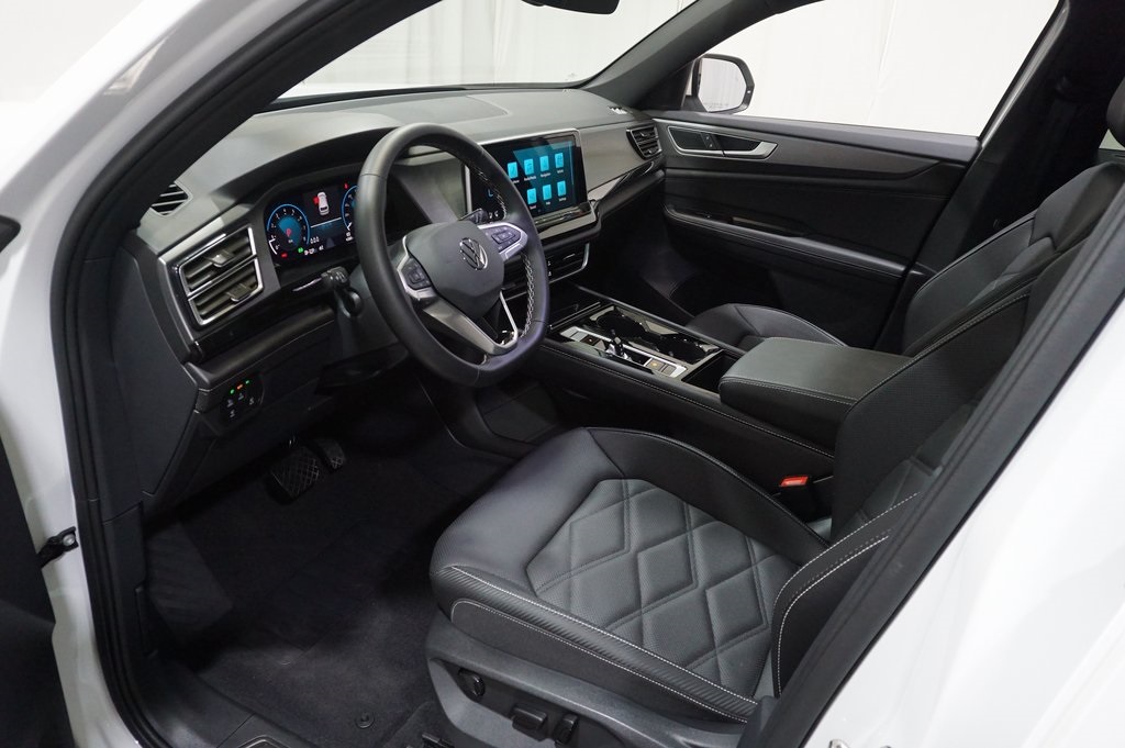 2025 Volkswagen Atlas Cross Sport SE Technology photo 9