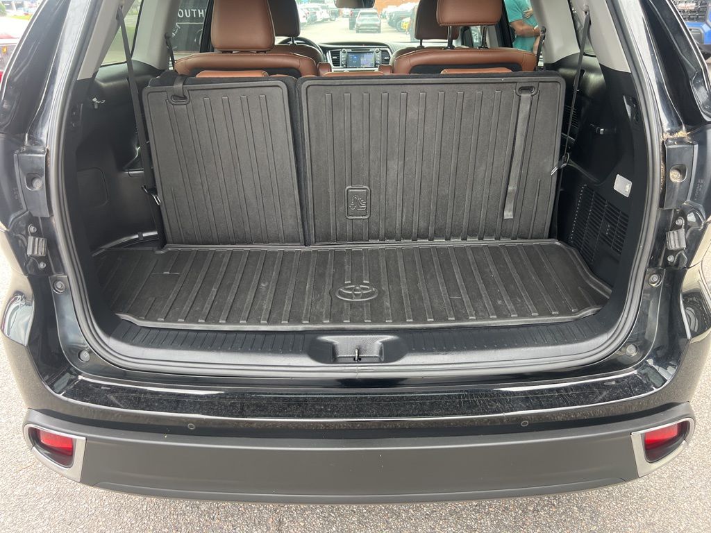2019 Toyota Highlander Limited photo 4