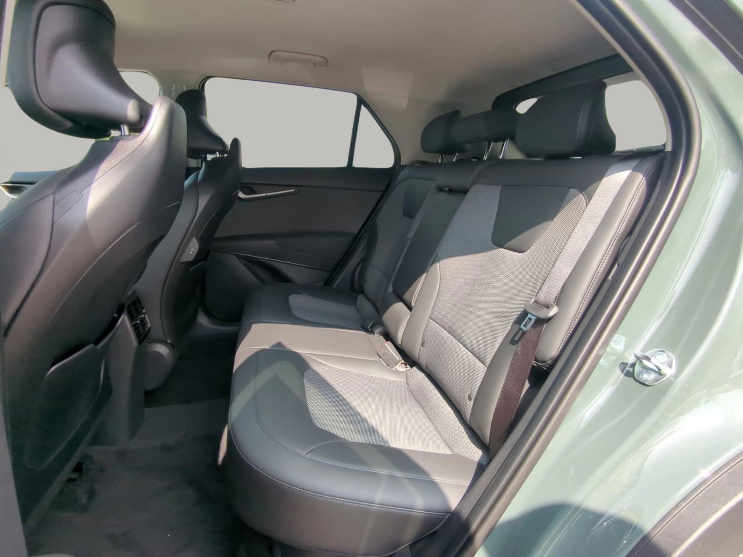 2025 Kia Niro EX photo 13