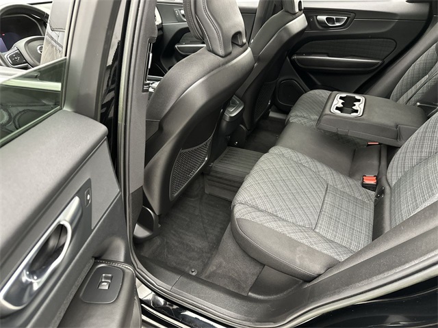 2023 Volvo XC60 B5 Core photo 15