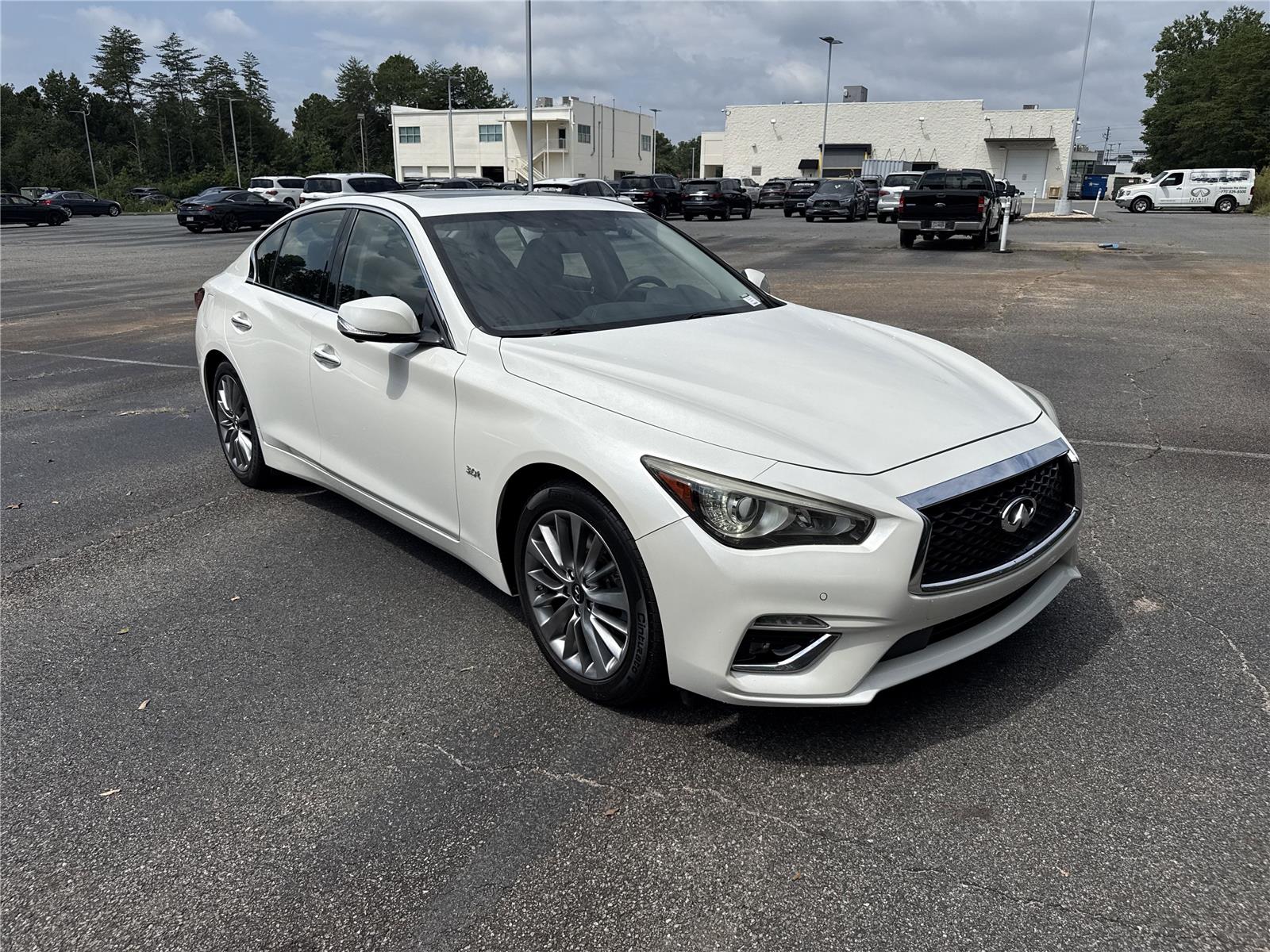2018 Infiniti Q50 3.0t LUXE photo 4