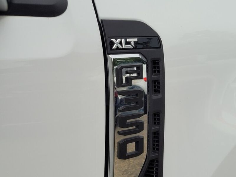 2024 Ford F-350 XLT photo 15