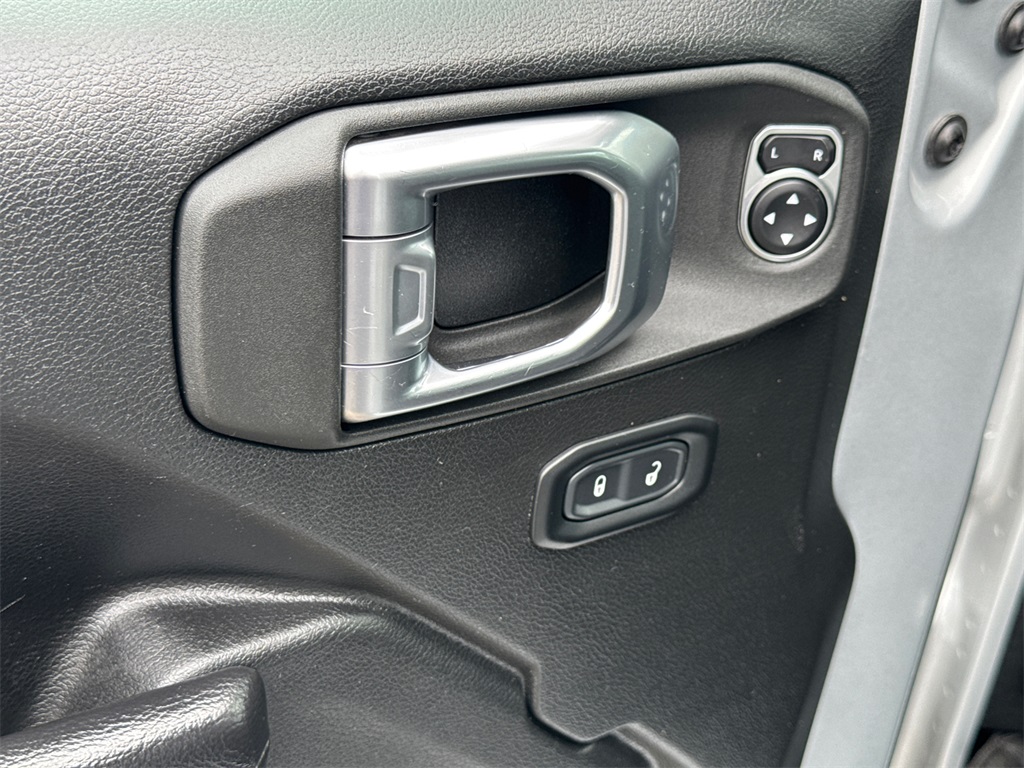 2023 Jeep Wrangler Base 4xe photo 28