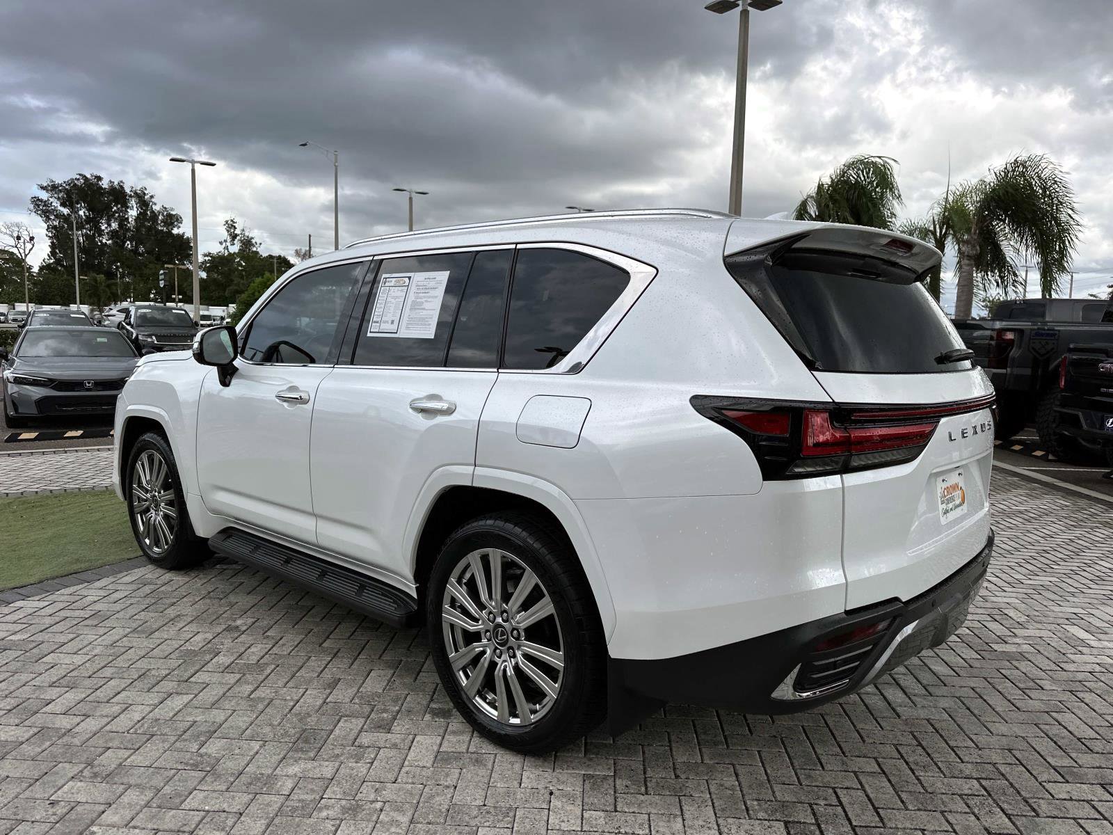 2023 Lexus LX 600 Ultra Luxury photo 2