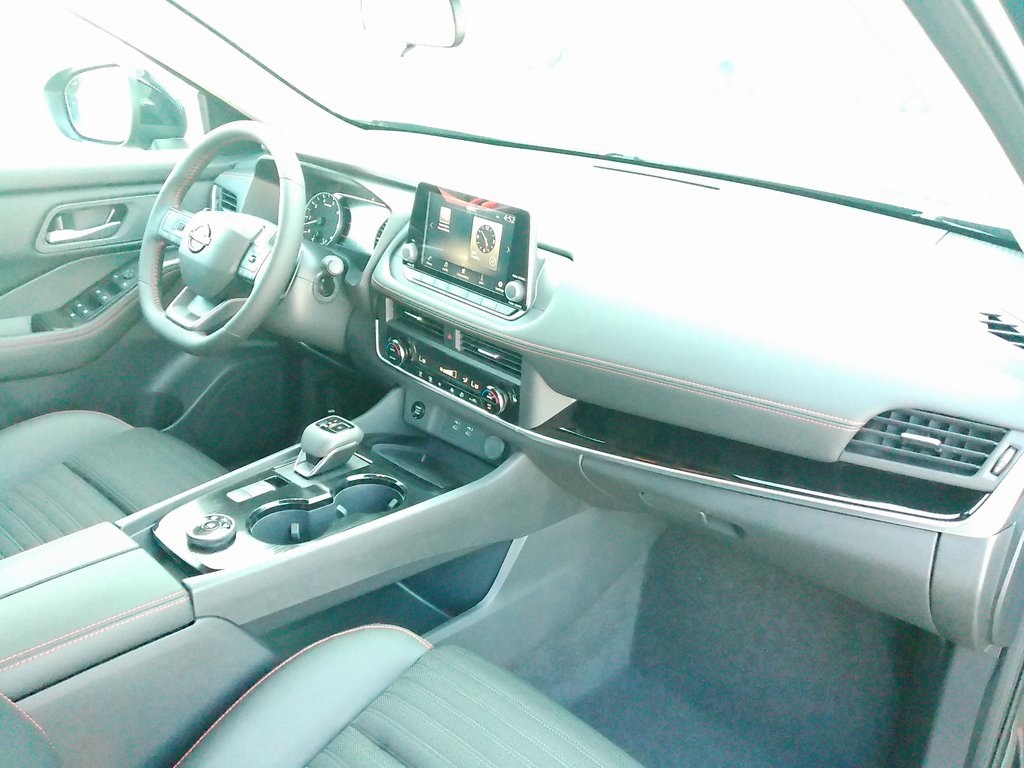 2026 Nissan Rogue SV photo 13