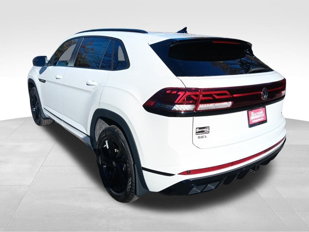2025 Volkswagen Atlas Cross Sport SEL R-Line photo 3