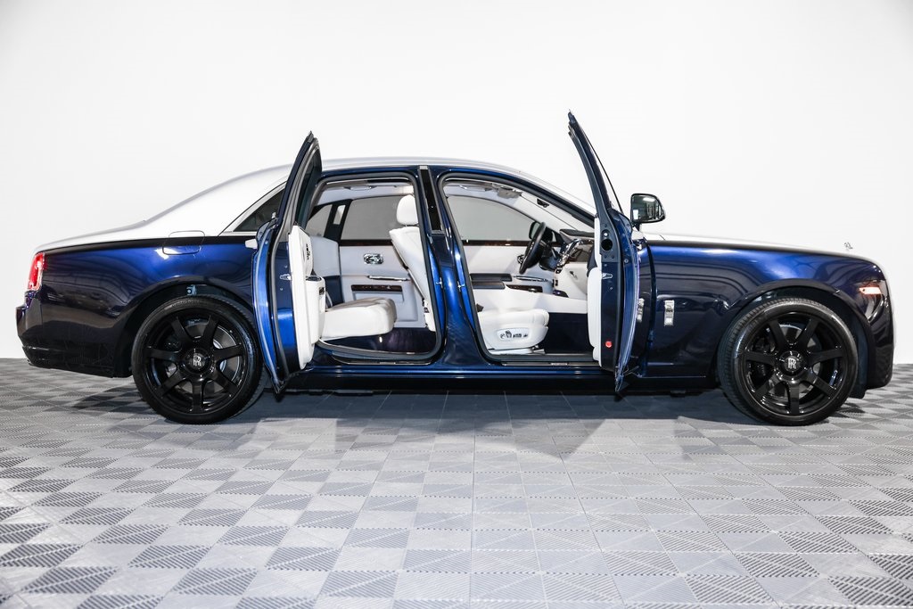 Image of Pre-Owned 2015 Rolls-Royce Ghost Base