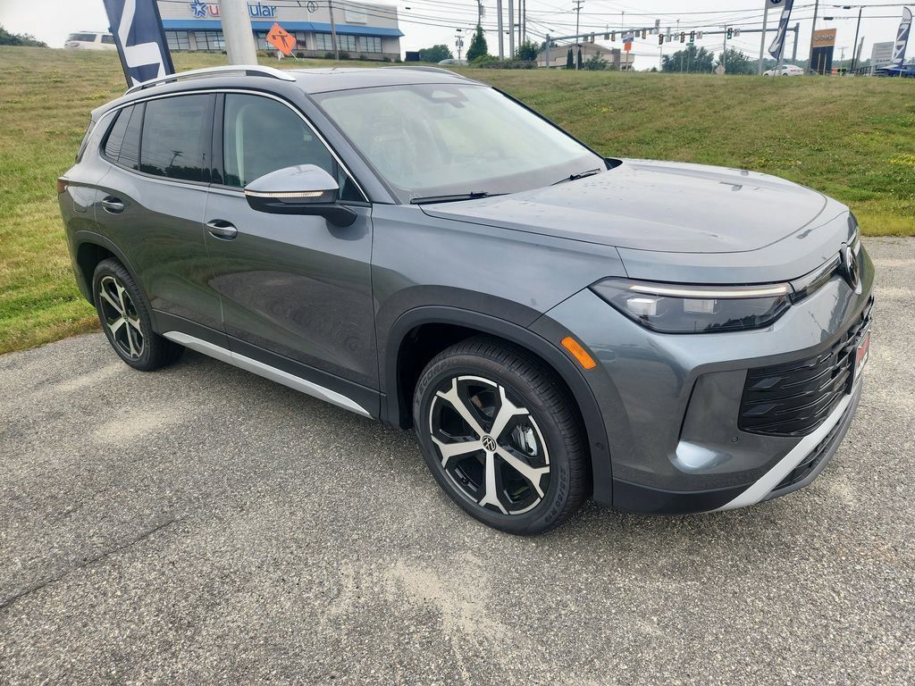 2025 Volkswagen Tiguan SE's photo