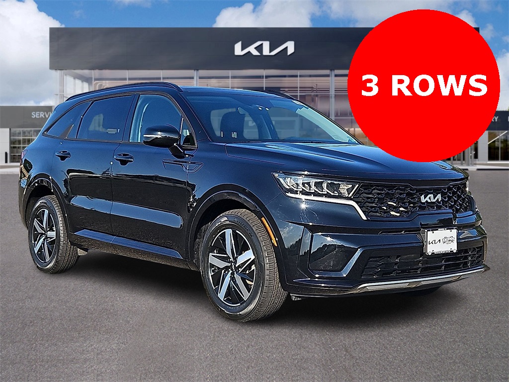 2022 Kia Sorento S's photo