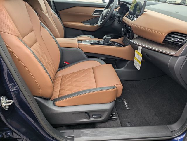 2025 Nissan Rogue Platinum photo 26
