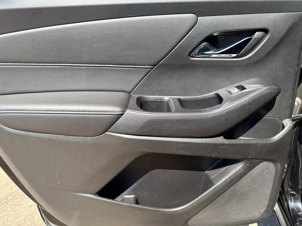 2020 Chevrolet Traverse LS photo 10