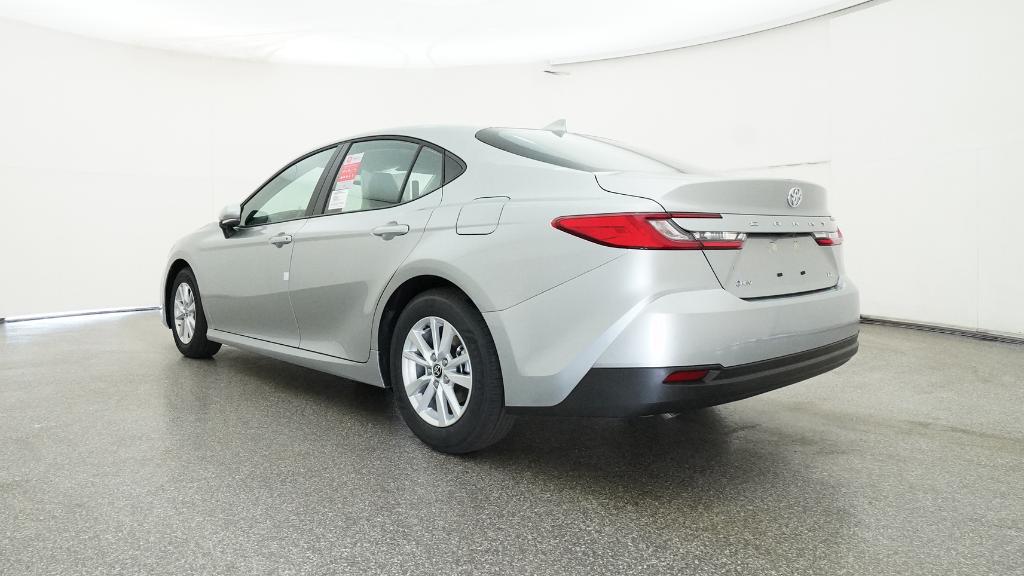 2025 Toyota Camry LE photo 13