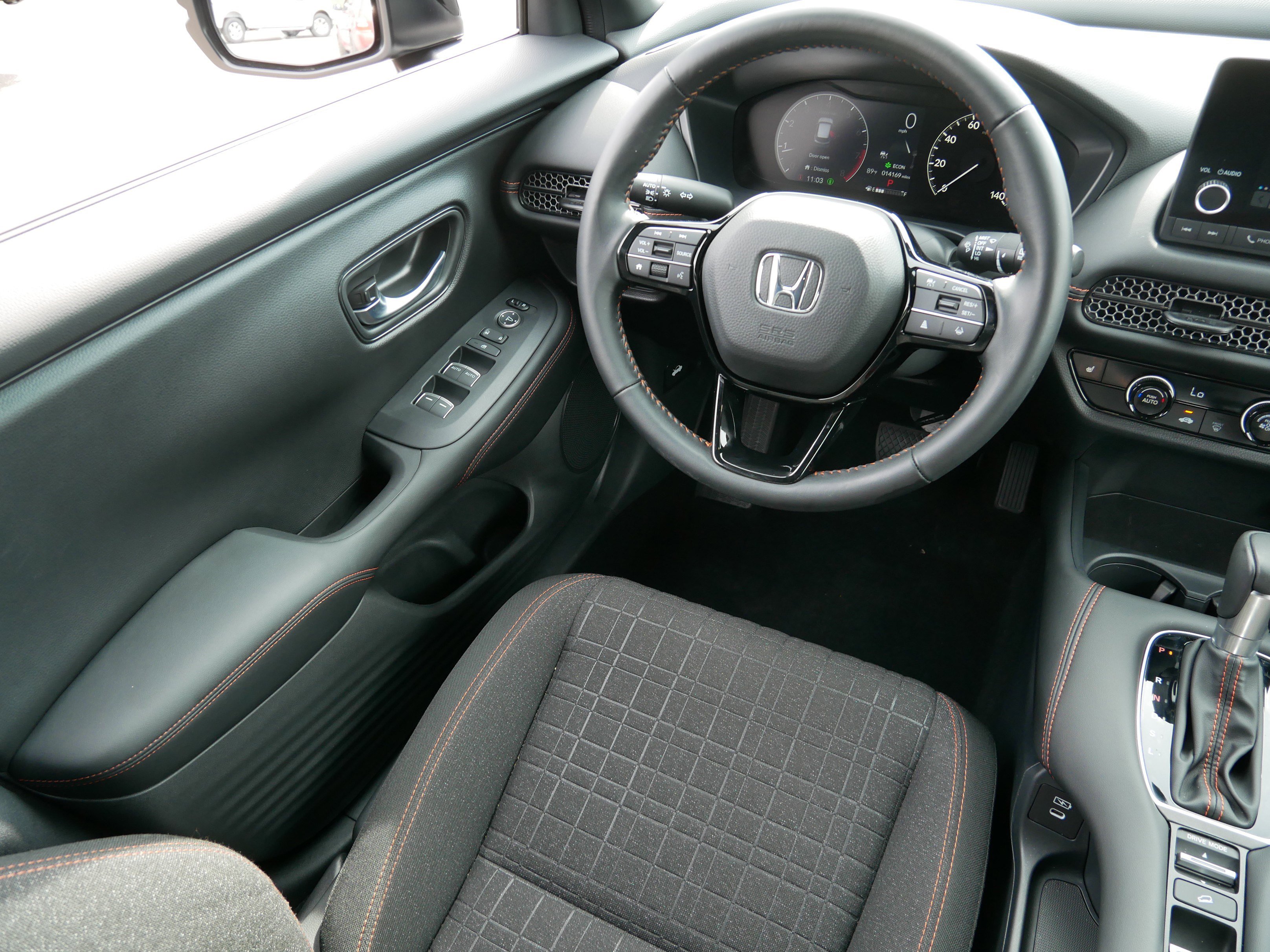 2025 Honda HR-V Sport photo 4