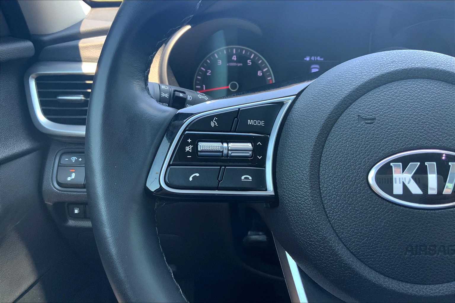 2020 Kia Optima EX Premium photo 21