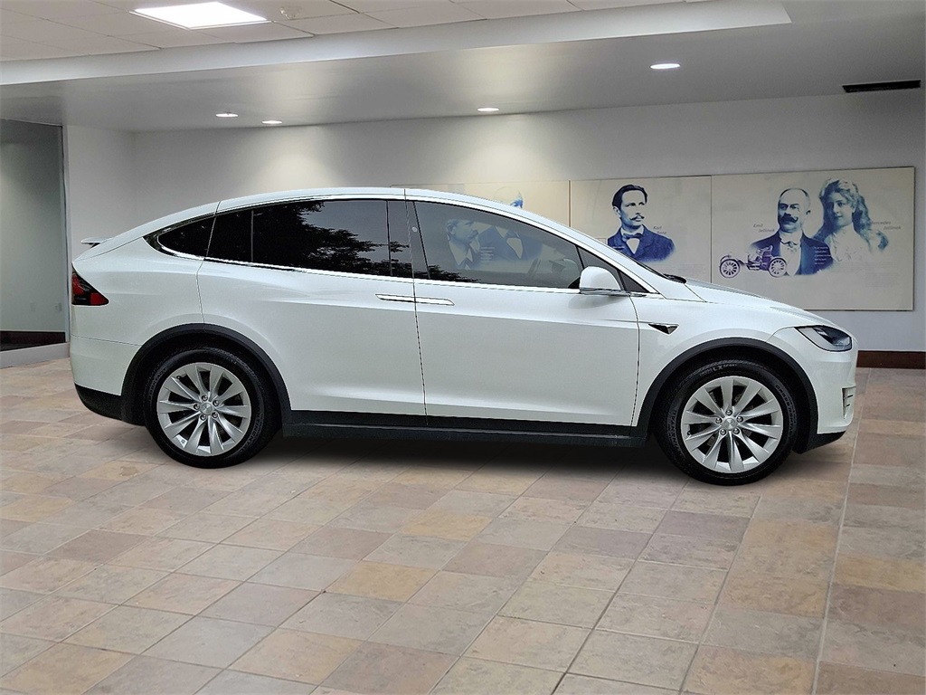 2020 Tesla Model X Long Range photo 7