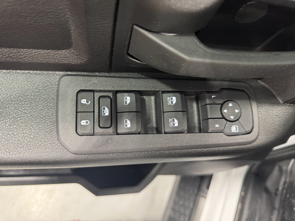 2025 Ram 3500 Tradesman photo 19