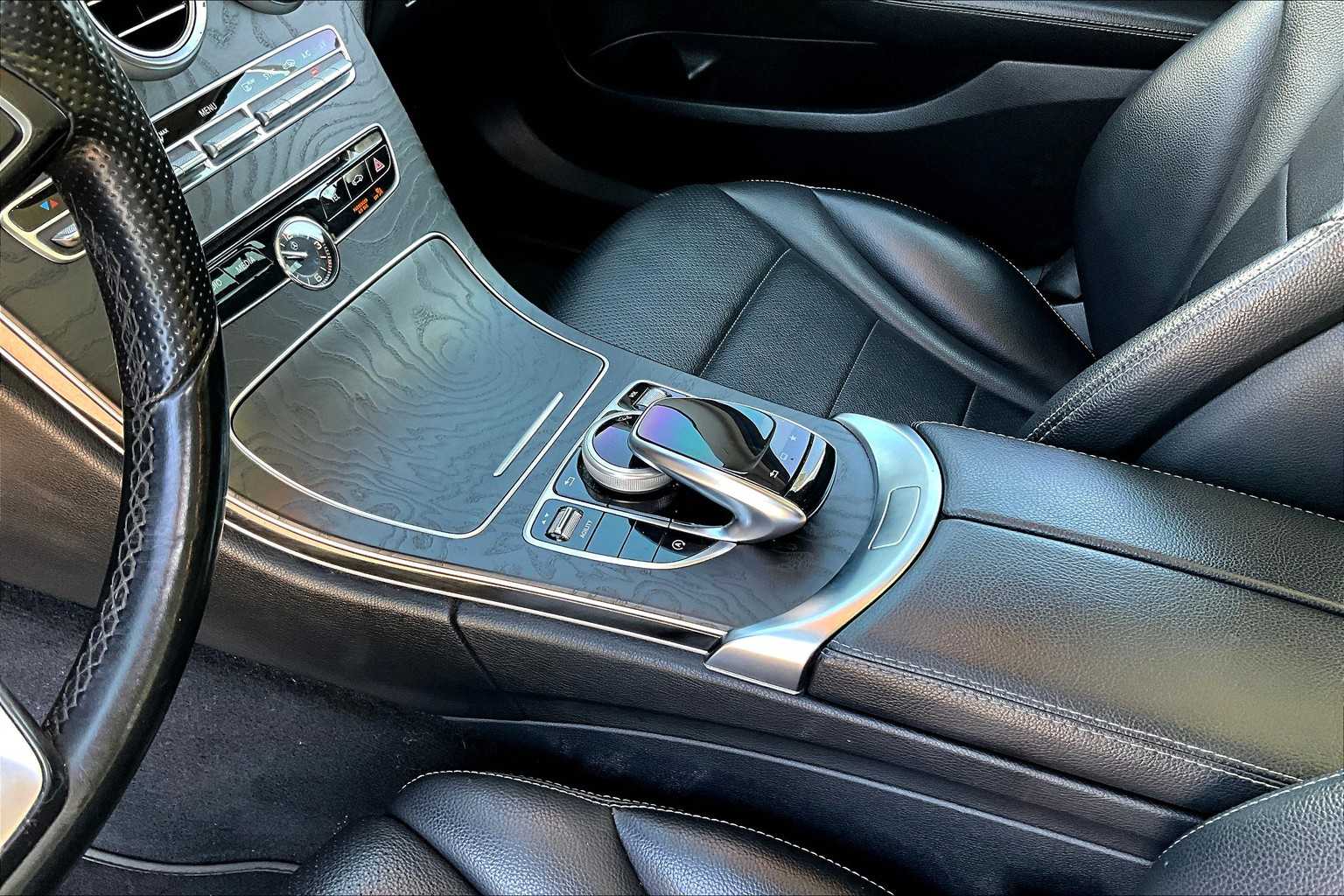 2015 Mercedes Benz C 300 photo 15