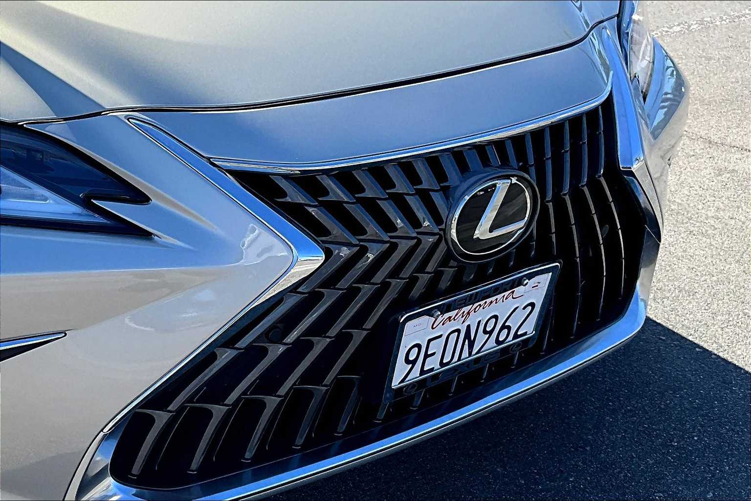 2023 Lexus ES 350 photo 27
