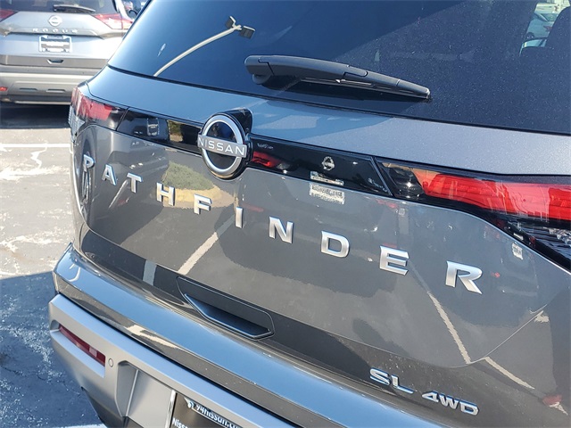 2024 Nissan Pathfinder SL photo 4