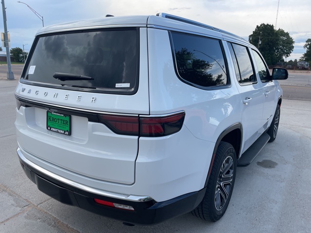 2025 Jeep Wagoneer Base photo 2