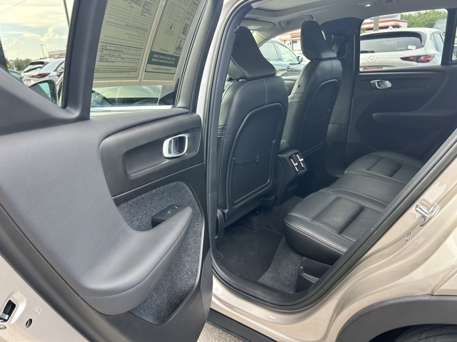 2023 Volvo XC40 Plus photo 24