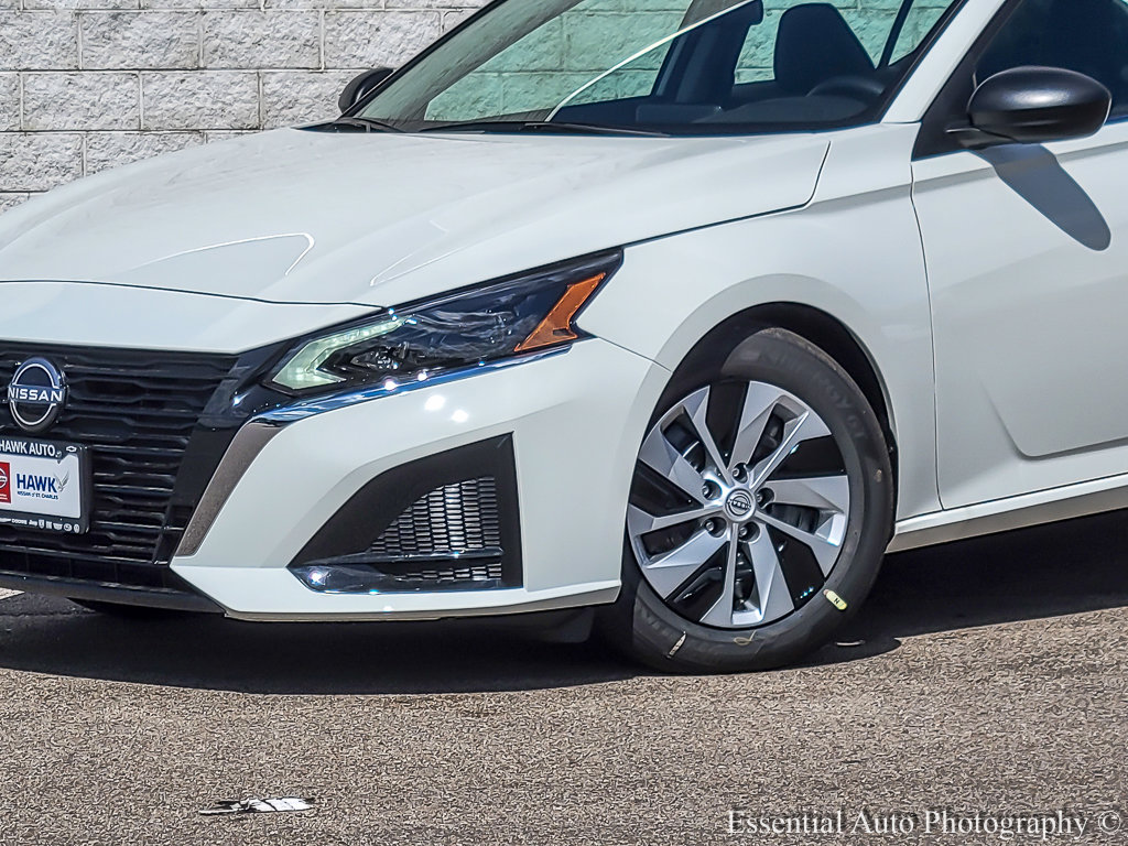 2025 Nissan Altima S photo 2