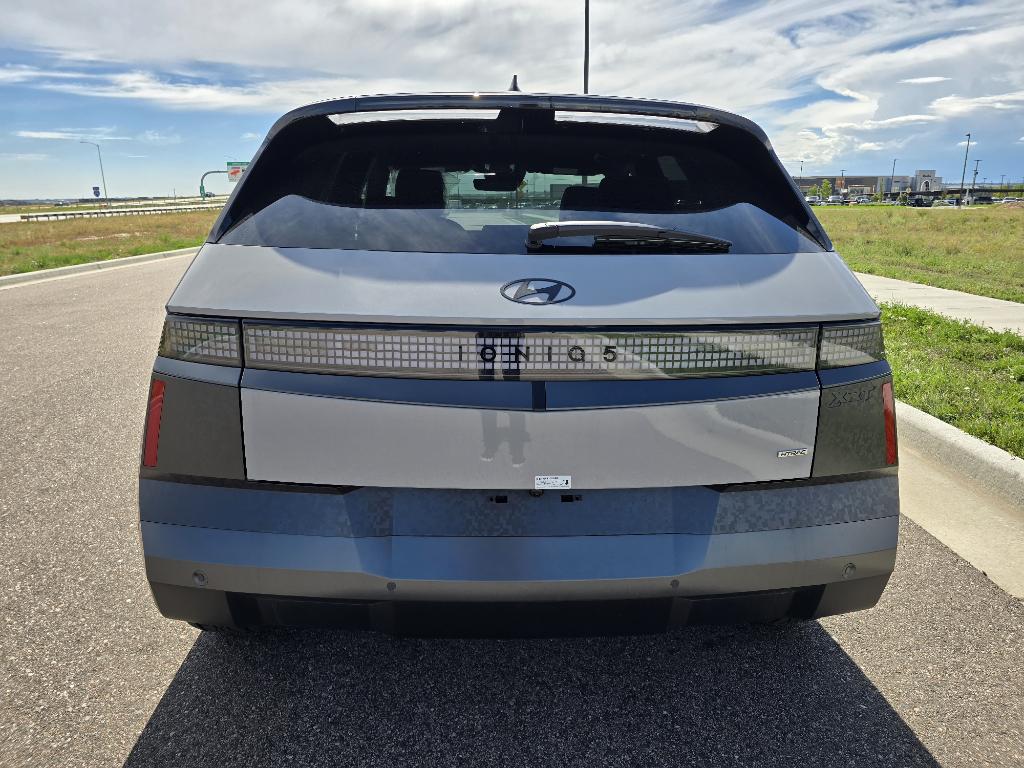 2025 Hyundai Ioniq 5 photo 4