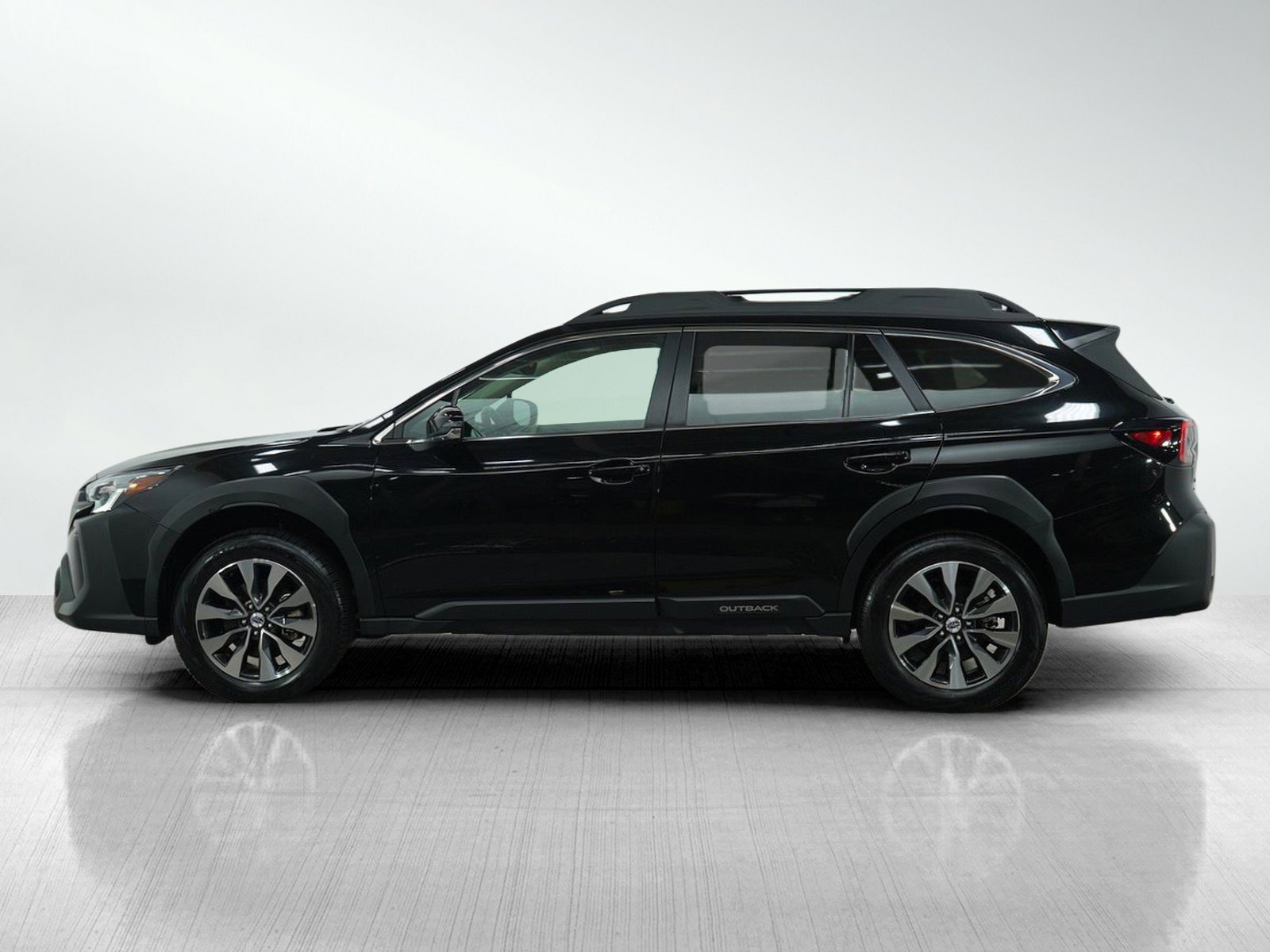 Used 2024 Subaru Outback Limited with VIN 4S4BTANC1R3282553 for sale in Burnsville, Minnesota