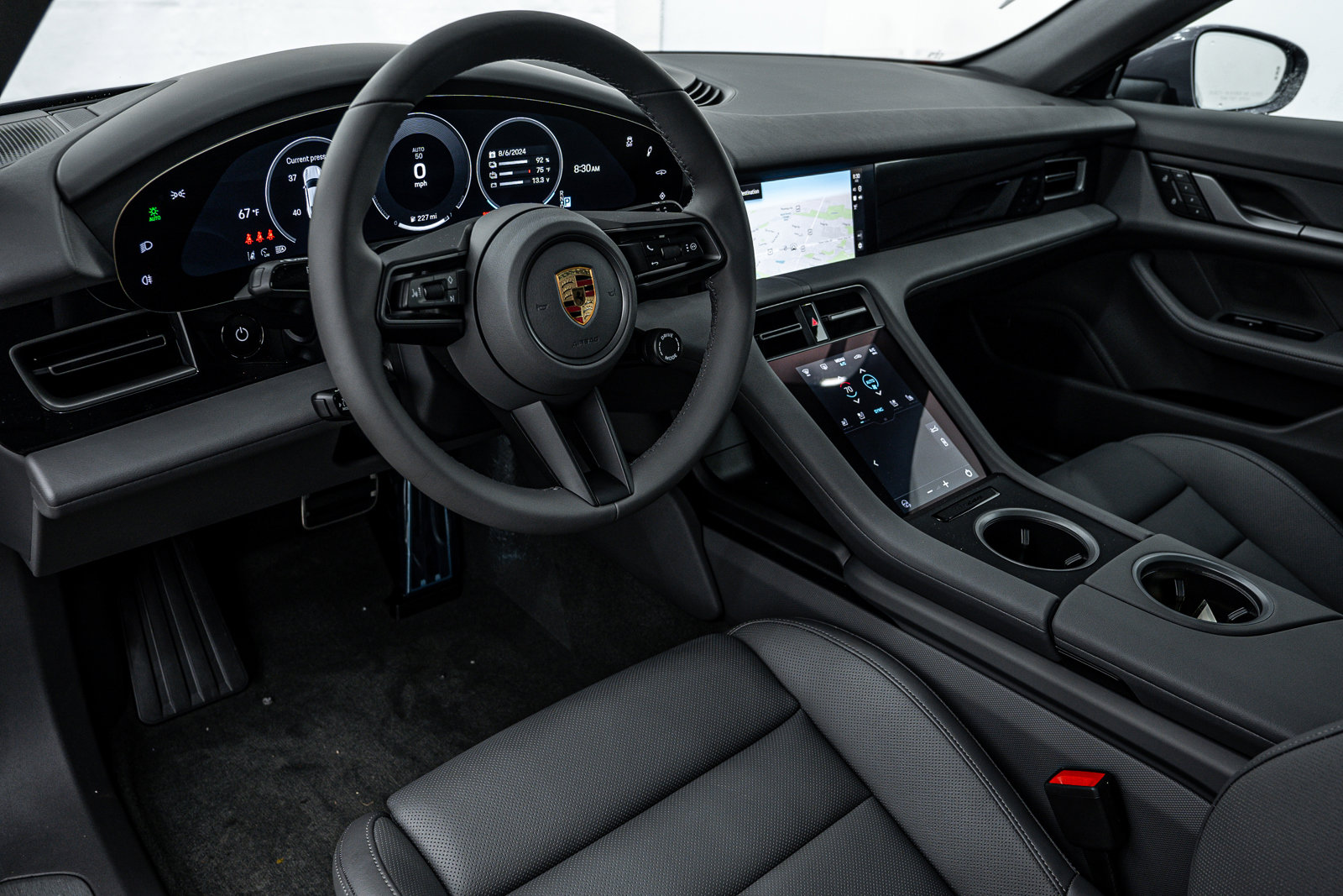 2025 Porsche Taycan Base photo 4