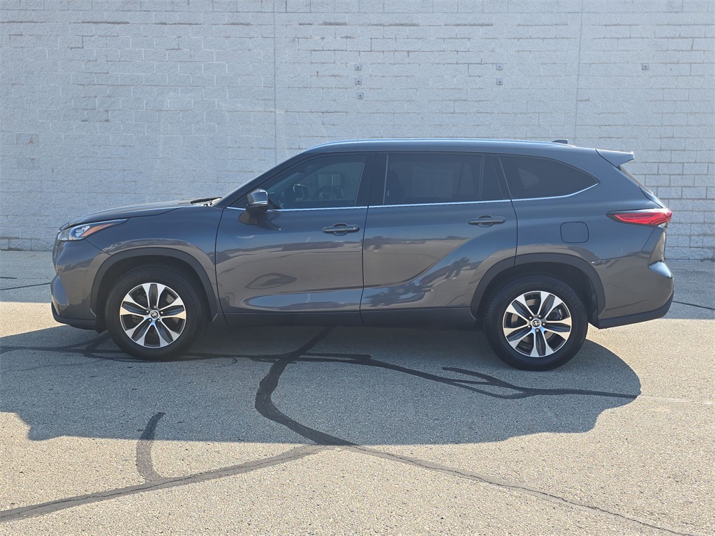 2020 Toyota Highlander XLE photo 6