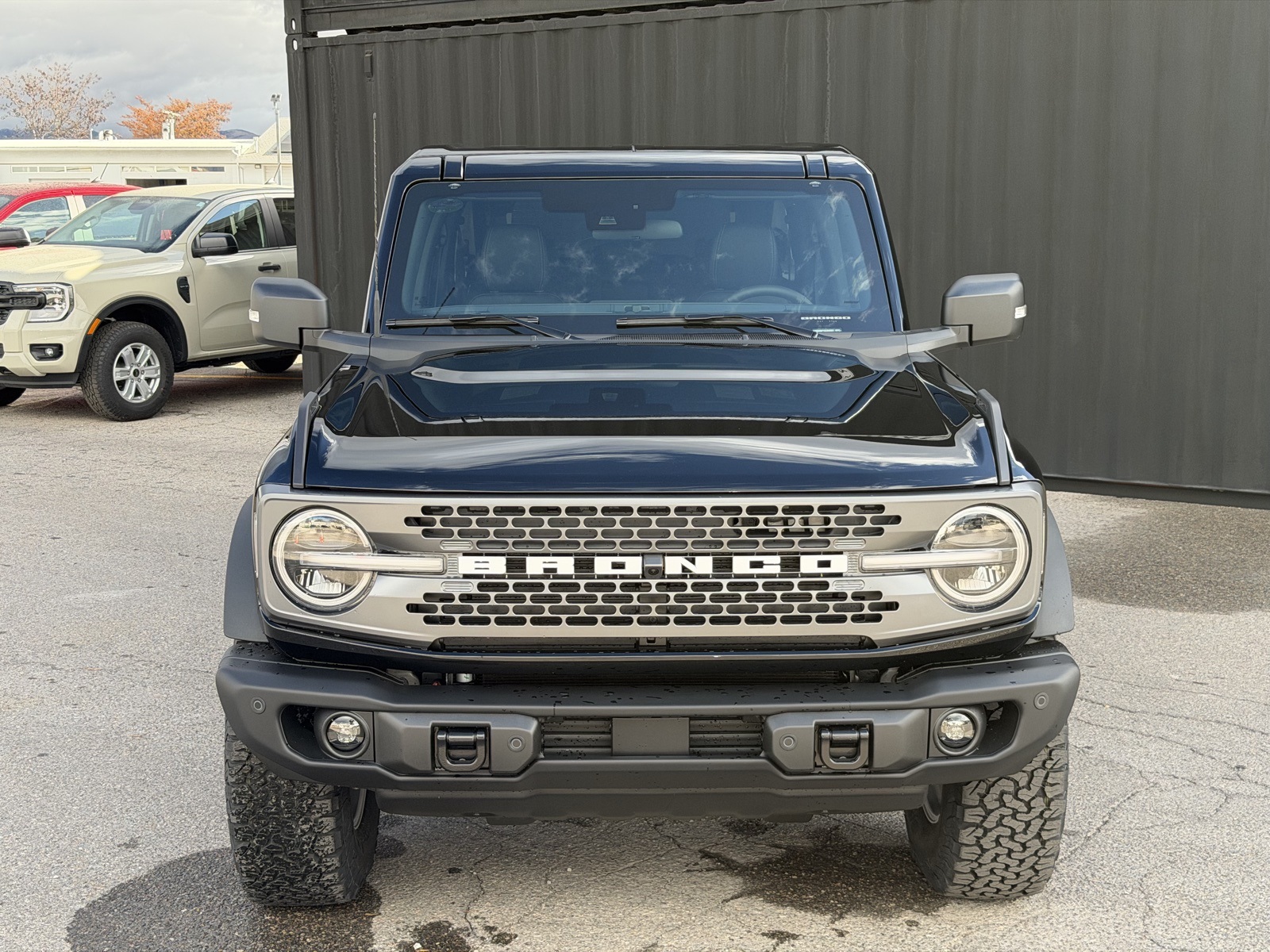 2025 Ford Bronco Badlands photo 2