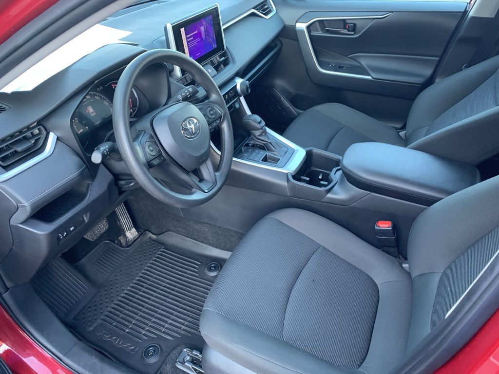 2024 Toyota RAV4 LE photo 9
