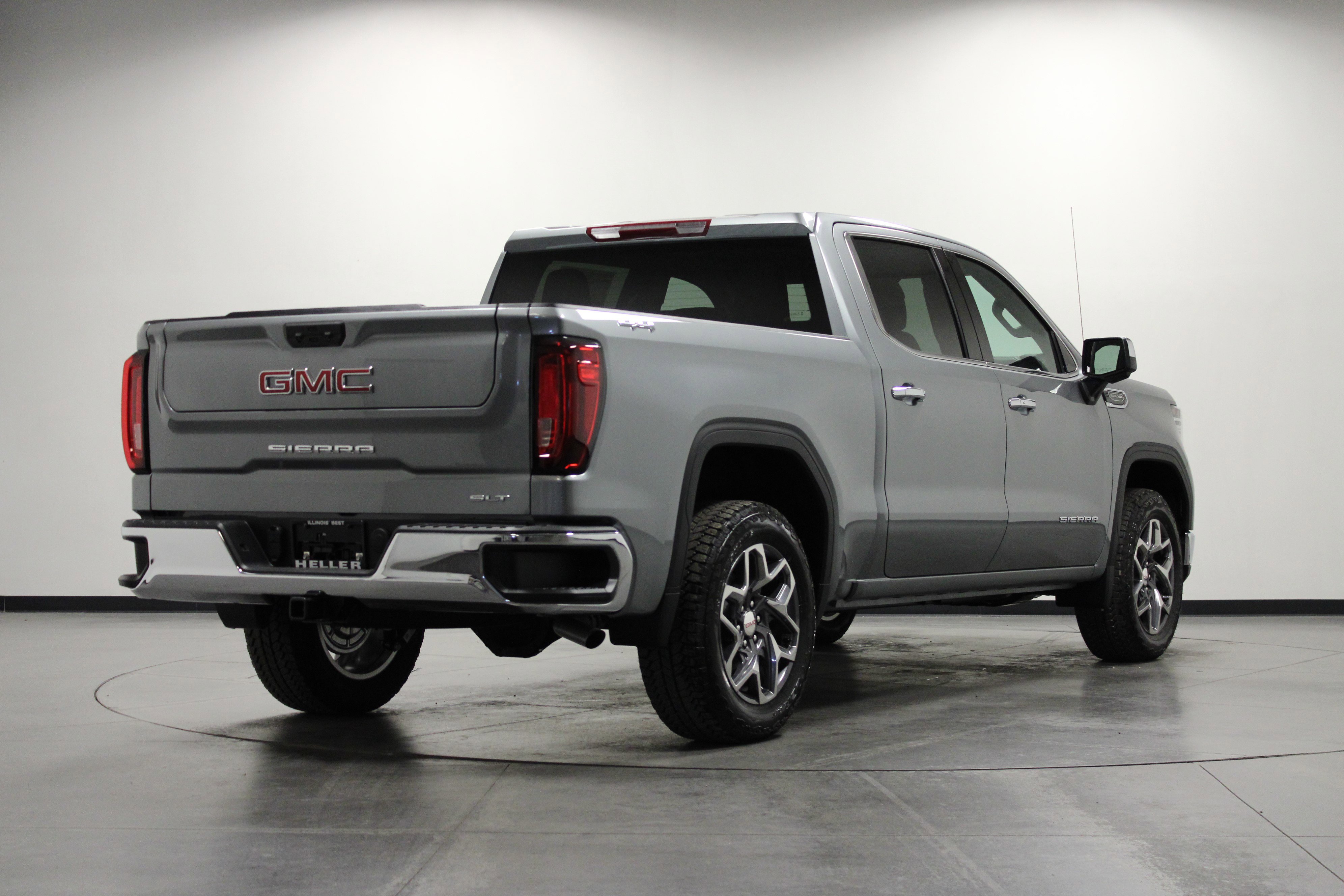 2026 Gmc Sierra 1500 SLT photo 3
