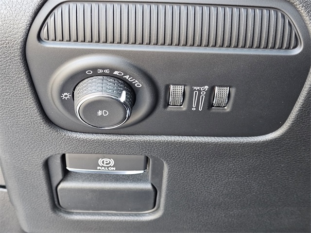 2025 Jeep Wagoneer Series II Carbide photo 31