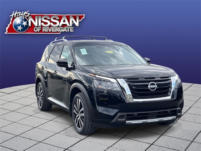 2025 Nissan Pathfinder Platinum's photo