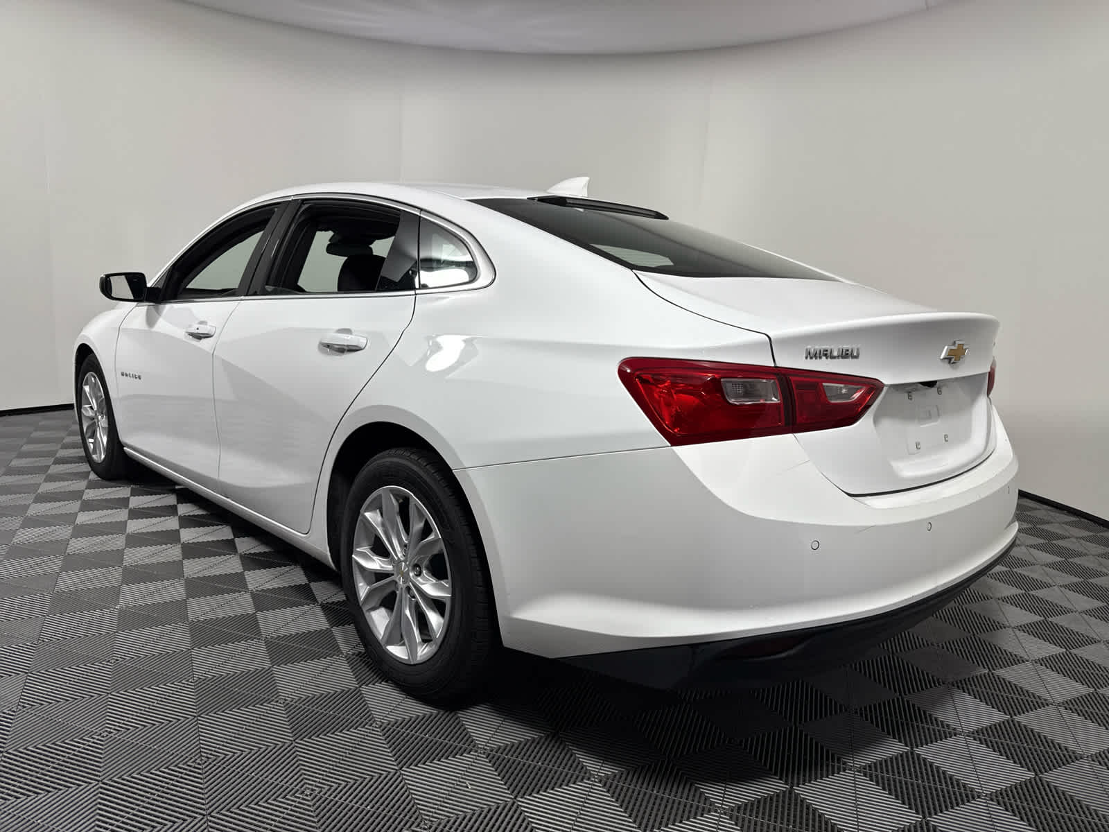 2024 Chevrolet Malibu 1LT photo 4