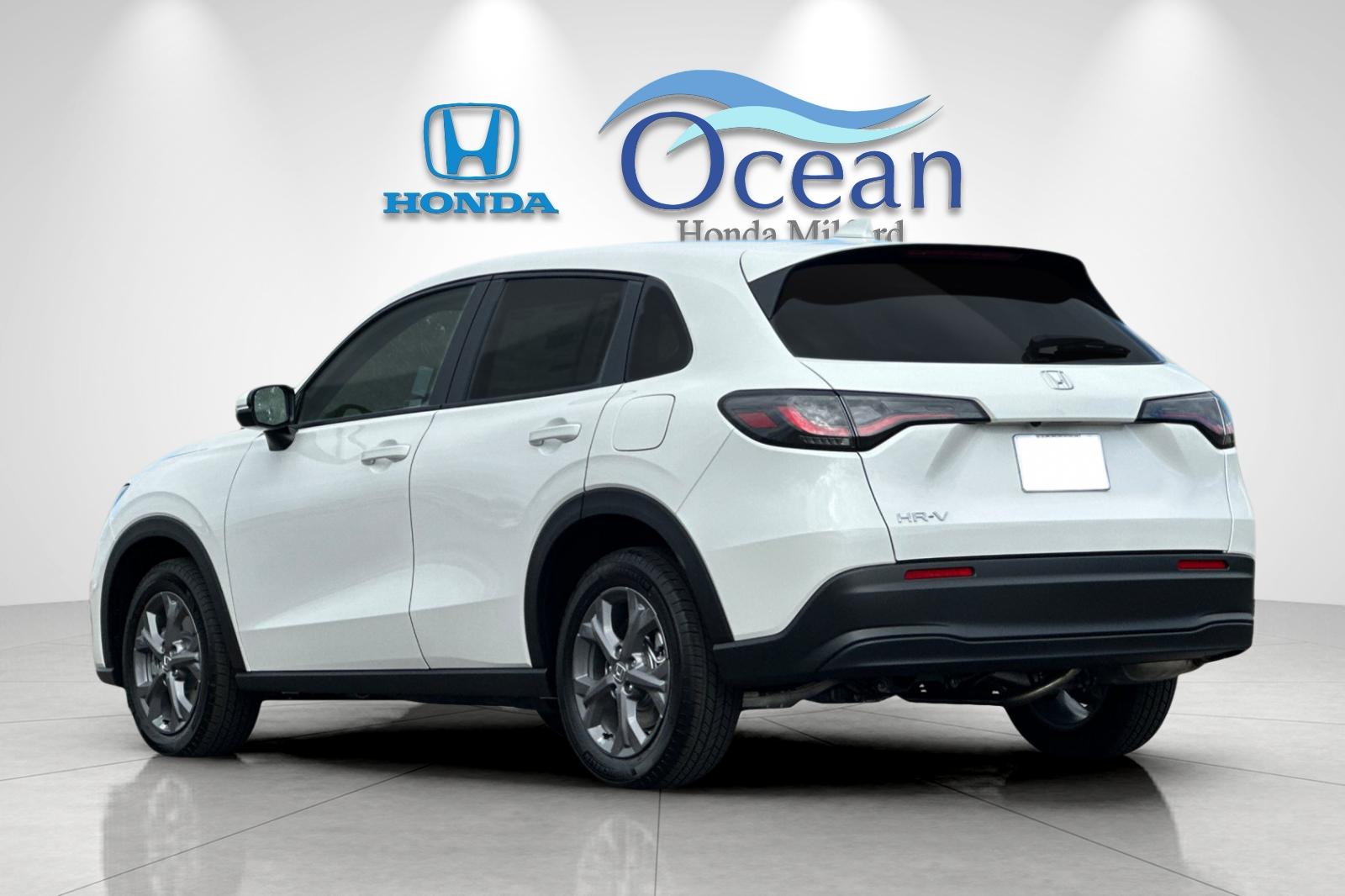 2026 Honda HR-V LX photo 3
