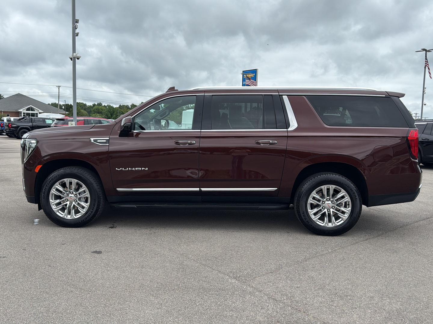 2023 Gmc Yukon XL SLT photo 2