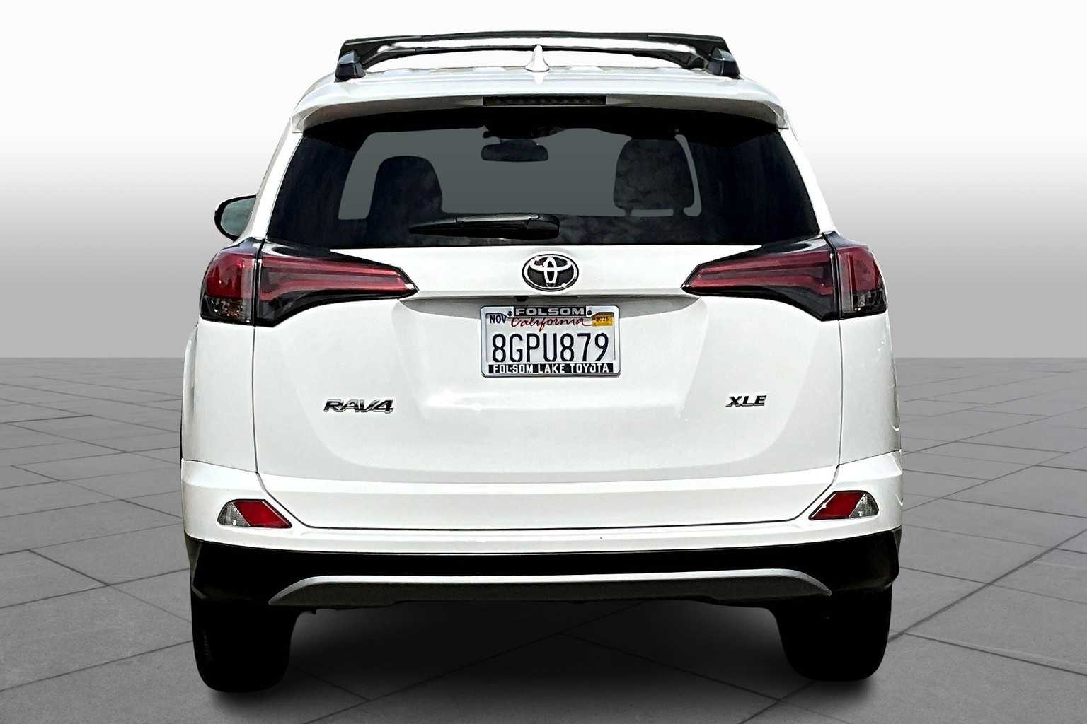 2018 Toyota RAV4 XLE photo 4