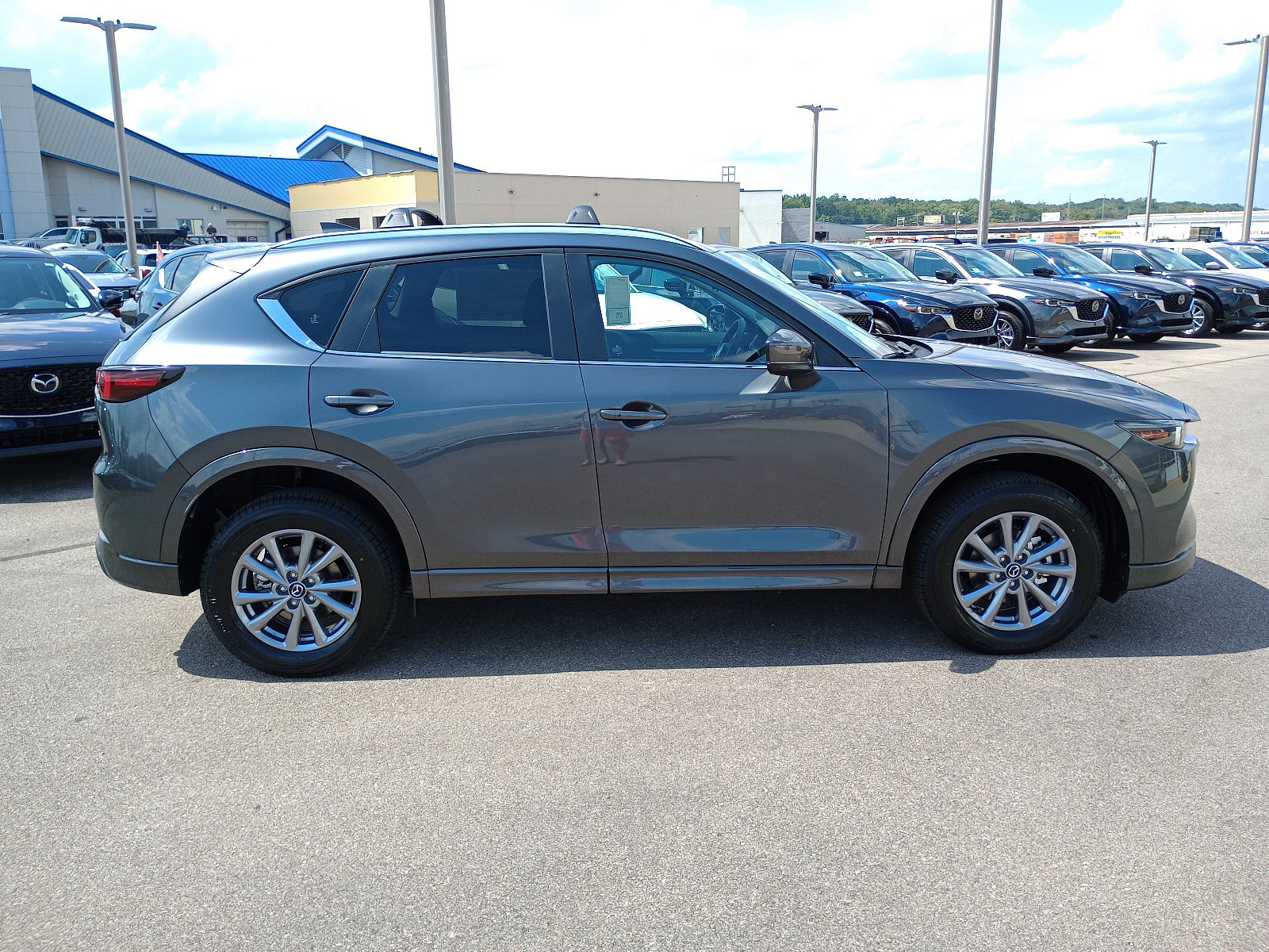 2025 Mazda CX-5 2.5 Select photo 2