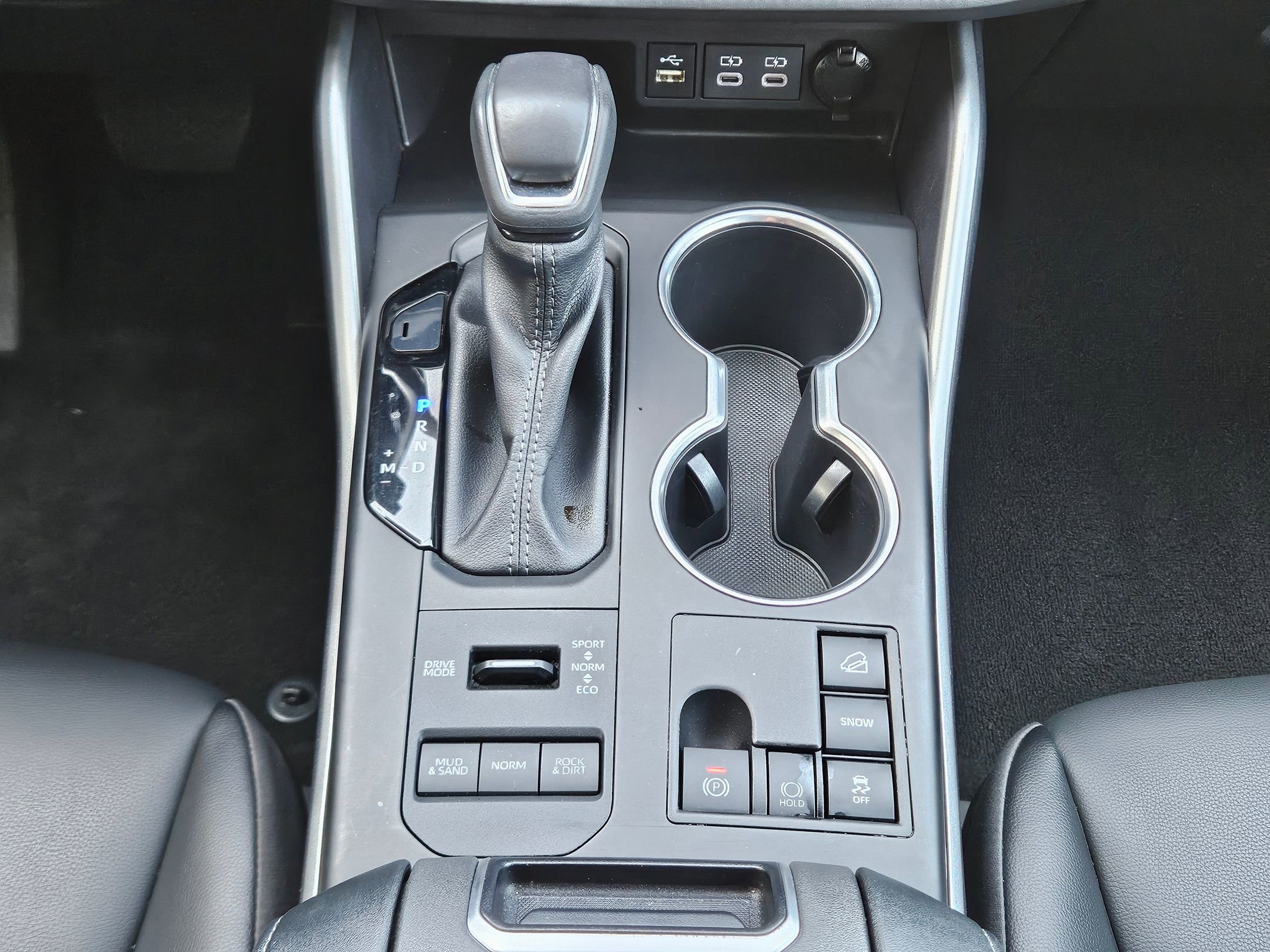 2024 Toyota Highlander XLE photo 12
