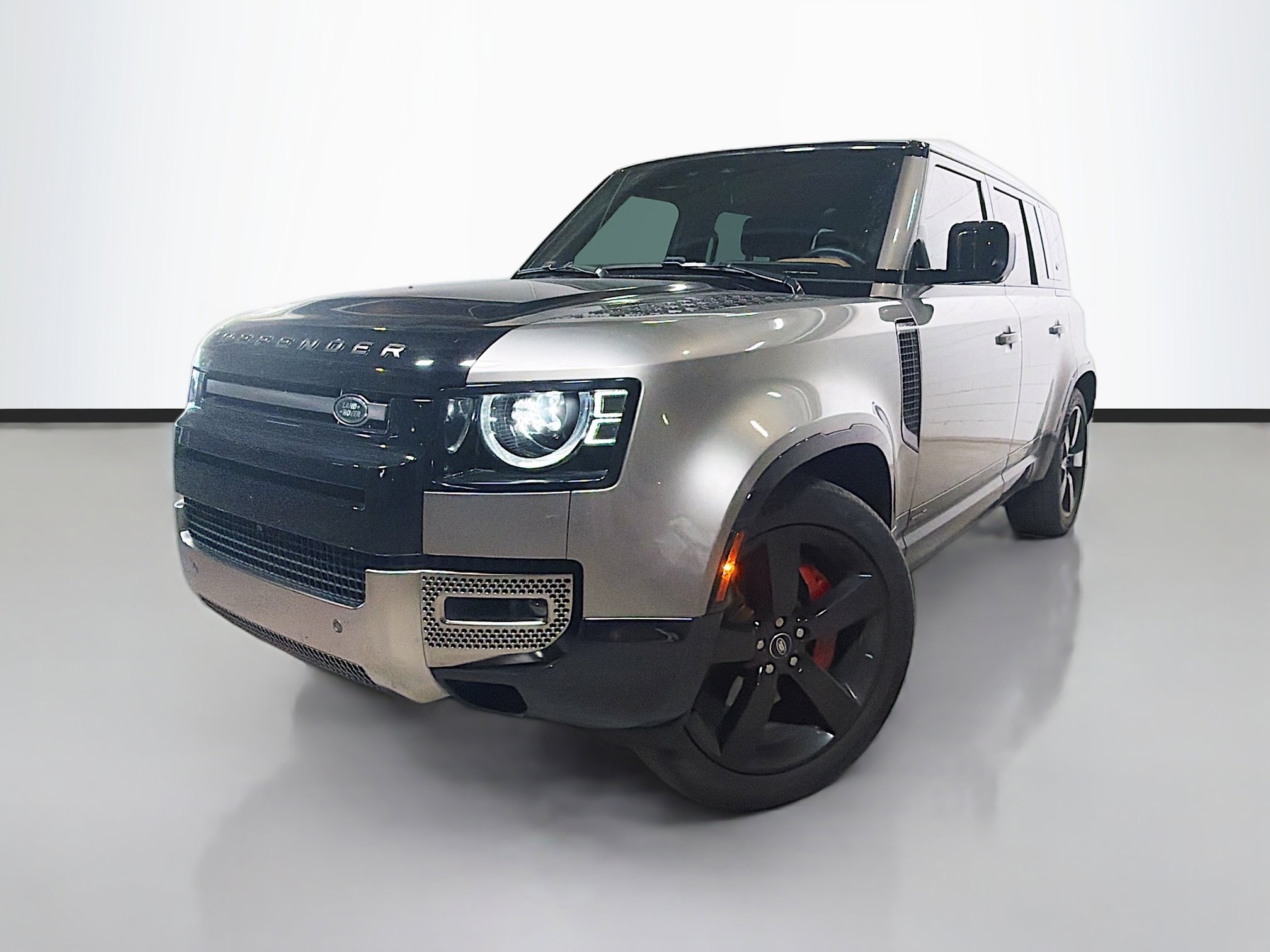 2024 Land Rover Defender X's photo